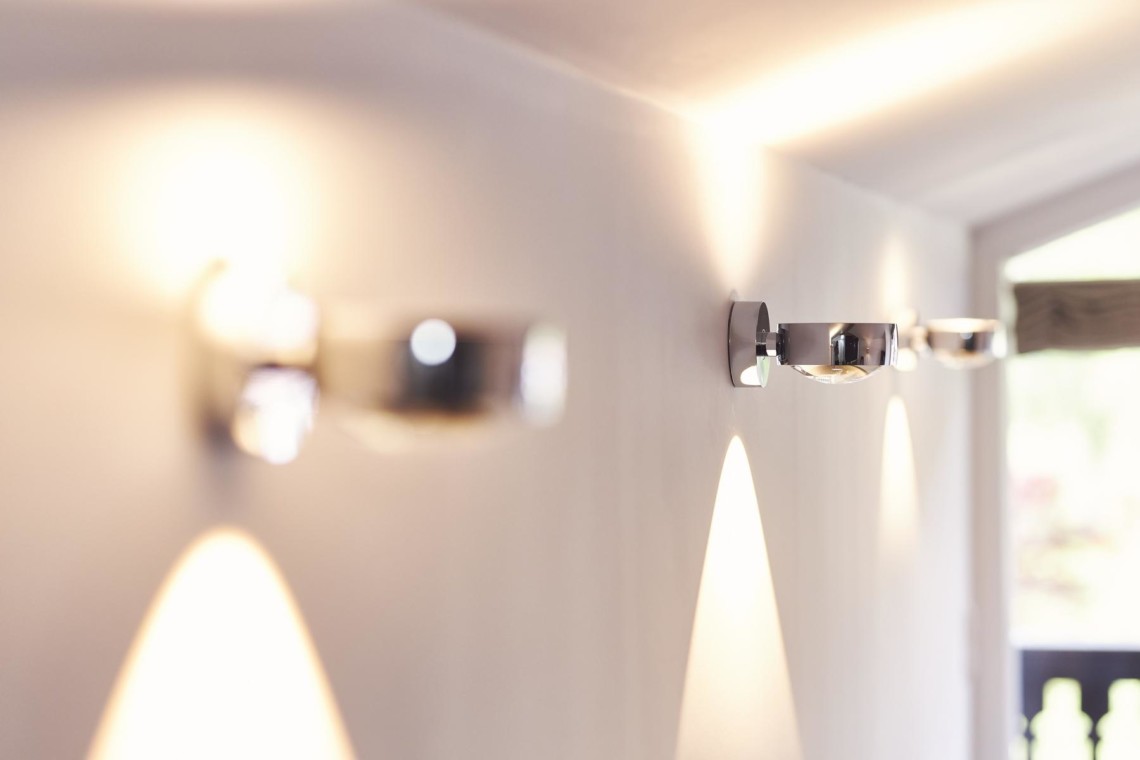 Modernes Penthouse in Bad Wiessee mit stilvoller Beleuchtung und elegantem Design für Ihren Traumurlaub.