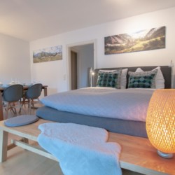 Gemütliche Edle Alpine Suite in Rottach-Egern mit modernem Dekor und angenehmer Atmosphäre für entspannte Urlaubstage.