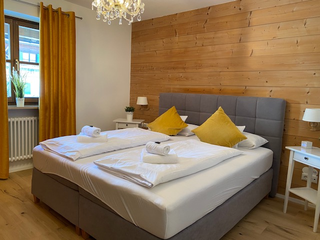 Gemütliche Ferienwohnung "Aiplspitz" in Schliersee, perfekt für Erholung, mit komfortablen Betten und modernem Ambiente.