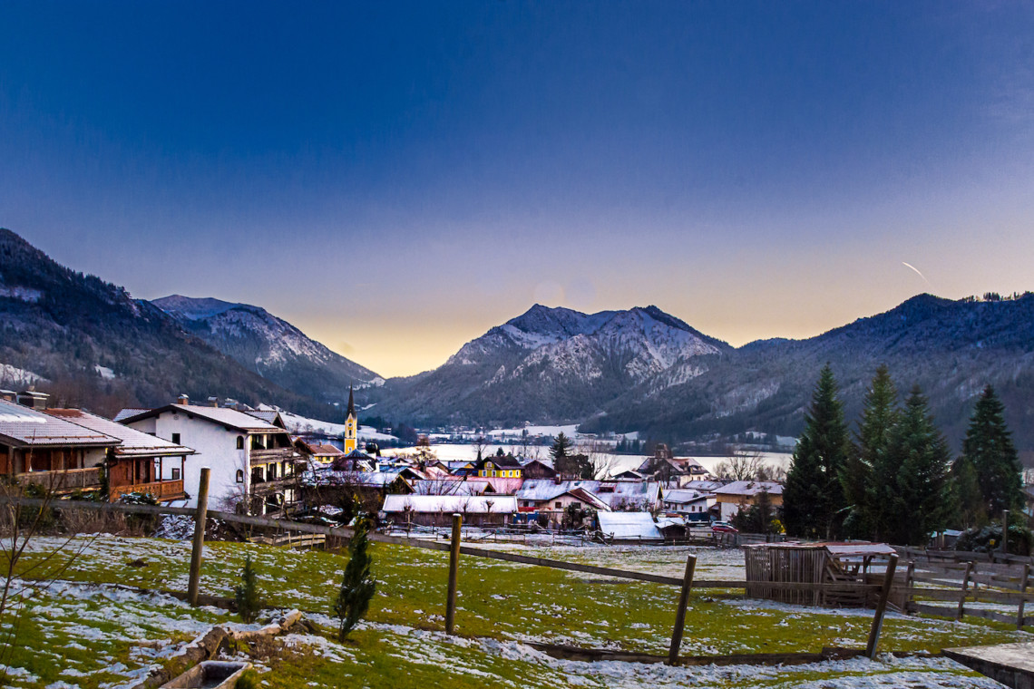 Idyllischer Bergblick am Schliersee, perfekt für Urlaub mit WLAN. Buchen Sie Ihren Aufenthalt jetzt!
