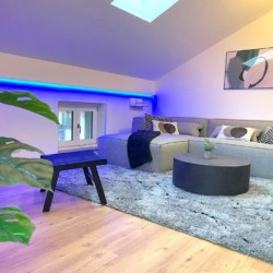 Modernes Apartment in Gmund, stilvolles Interieur, gemütliches Ambiente, ideal für Tegernsee-Urlaub. Buchen Sie jetzt bei stayFritz!