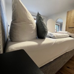 Gemütliches Schlafzimmer in Ferienwohnung Ruhige Oase, Rotach-Egern – ideal für Entspannung.