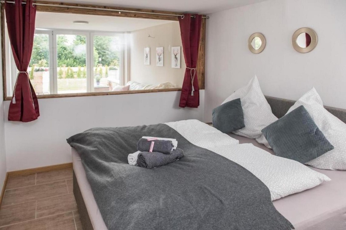 Gemütliches Apartment in Fischbachau mit Gartenblick, ideal für eine erholsame Auszeit in der Natur.
