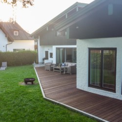 Gemütliche Villa Perfall17 in Schliersee mit Terrasse und Garten. Ideal für Entspannung und Naturgenuss. Buchen auf stayfritz.com.