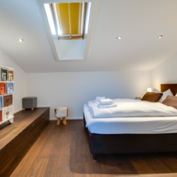 Gemütliche, moderne Villa Perfall17 Ferienwohnung in Schliersee mit komfortablem Bett und stilvoller Einrichtung. Ideal für Erholung.