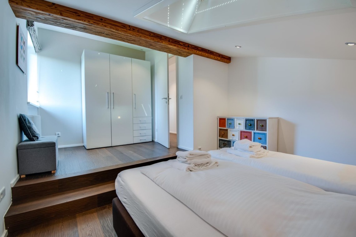 Gemütliches, helles Ferienzimmer in Schliersee mit moderner Einrichtung, ideal für Entspannung nahe der Natur.