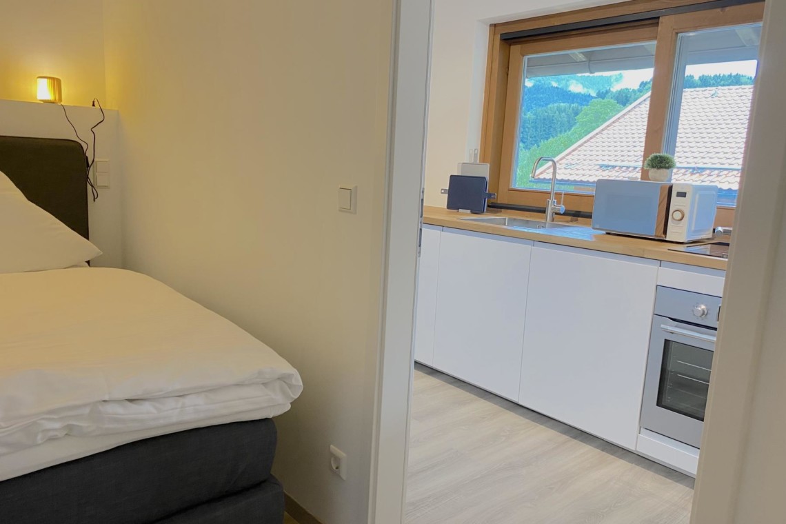 Gemütliches Premium Apartment "Sonnhof26" in Bad Wiessee mit moderner Küche und Blick auf die Berge. Ideal für Erholung & Auszeit!