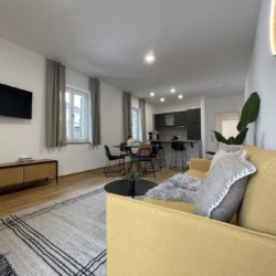 Gemütliches Premium-Apartment in Gmund am Tegernsee, ideal für einen entspannenden Urlaub.