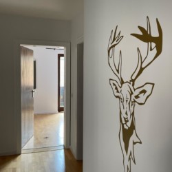 Helles, stilvolles Apartment in Tegernsee mit dekorativem Hirschmotiv – ideal für Ihre Auszeit.