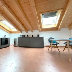 Helles Penthouse "Birken16" in Bad Wiessee, moderne Küche, gemütliche Ausstattung, ideal für den Urlaub am Tegernsee. #Ferienwohnung #BadWiessee
