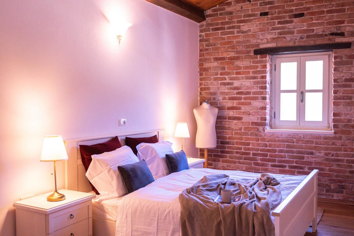 Gemütliches Schlafzimmer in der Villa Avalon, Muntrij – ideal für eine entspannende Auszeit. Buchen Sie jetzt auf stayfritz.com!