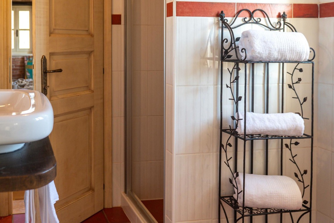 Gemütliches Badezimmer in Villa Avalon, Muntrij – perfekt für Ihre Ferienunterkunft. Buchen auf stayfritz.com!