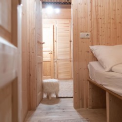 Gemütliches Schlafzimmer im Chalet "Bergidylle", Geitau – ideal für Erholung & Naturgenuss. Buchen auf stayfritz.com.