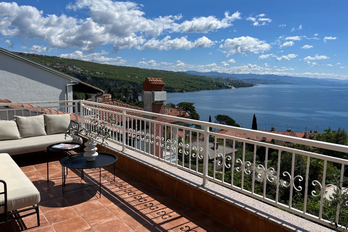 Traumhafte Ferienwohnung in Opatija mit Meerblick-Balkon, ideal für den perfekten Urlaub an der Adria.