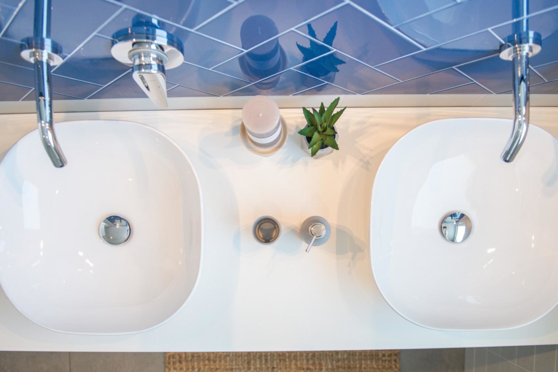 Moderne, stilvolle Villa Titania in Opatija: Doppelwaschbecken, klare Linien, charmantes Design. Perfekt für Ihren Urlaub!