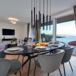 Gemütliches Apartment in Opatija mit Meerblick, stilvollem Interieur und Balkon. Ideal für eine entspannte Auszeit am Meer.