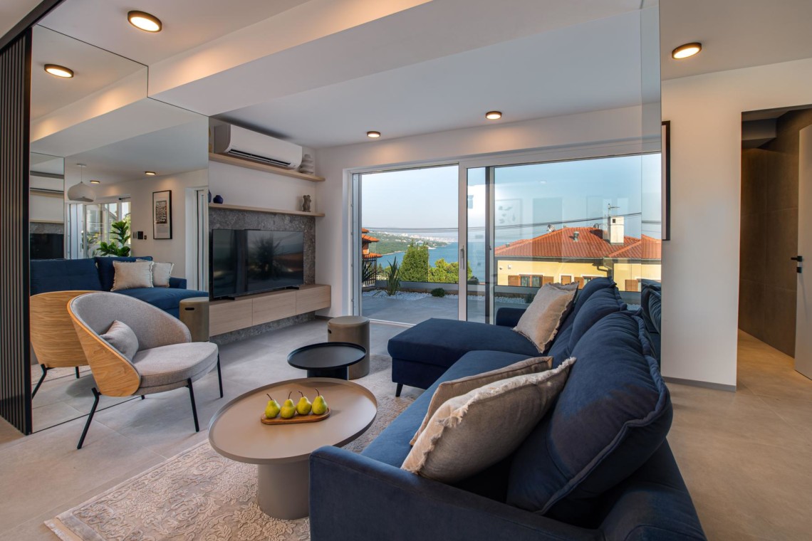 Modernes Apartment in Opatija mit Meerblick, stilvollem Interieur und Terrasse. Ideal für Urlaub an der Adria.