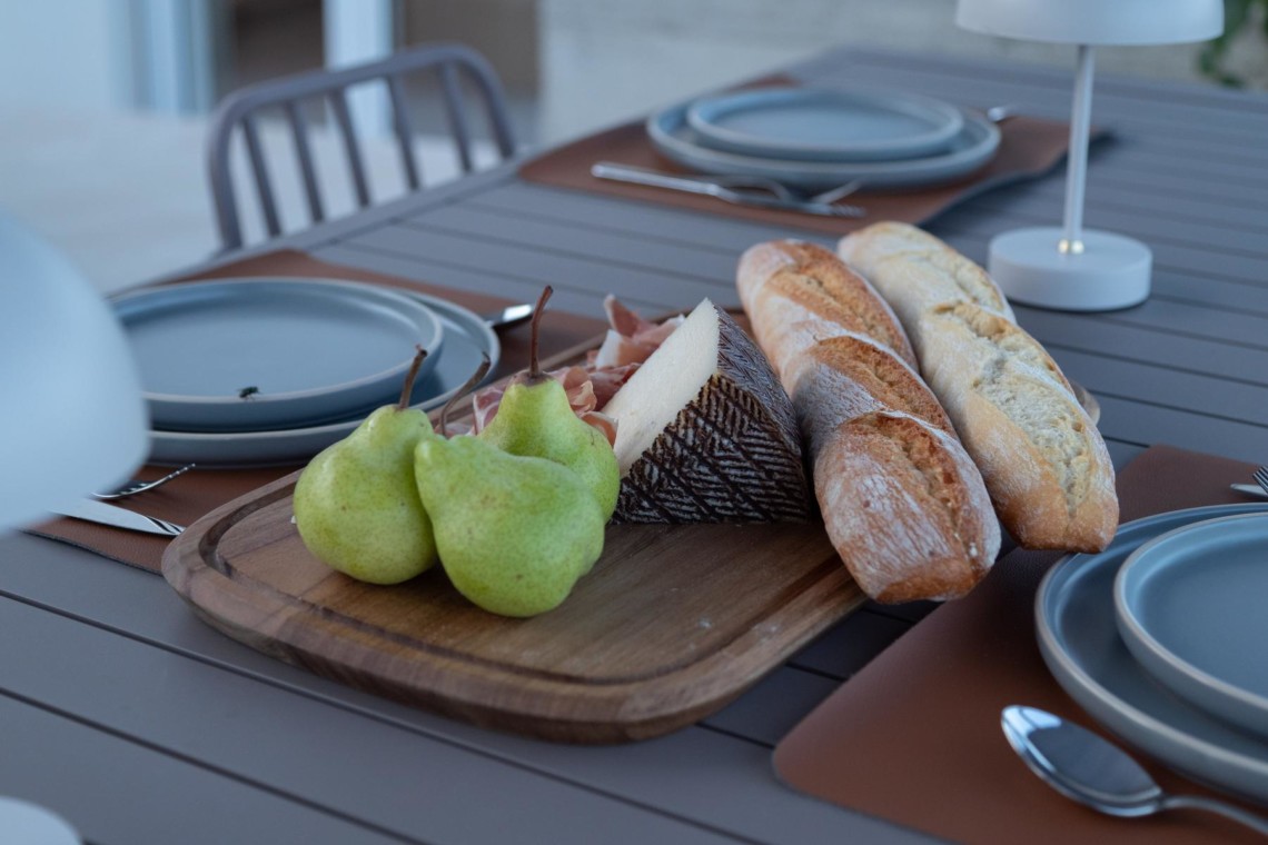 Gemütliches Essen im Premium Apartment Starfish, Opatija - stilvolles Ambiente für Urlaubsgenüsse.