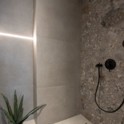 Modernes Badezimmer im Starfish Apartment, Opatija - stilvolle Unterkunft, ideal für Ihren Urlaub.