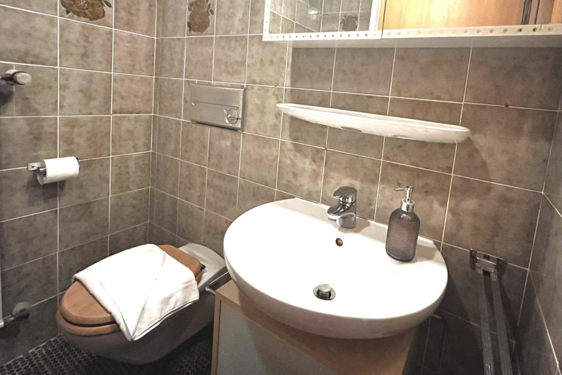 Gemütliches Badezimmer in "Das Maximilian Schliersberg", Schliersee - ideal für Ihren Urlaub, buchen auf stayfritz.com.