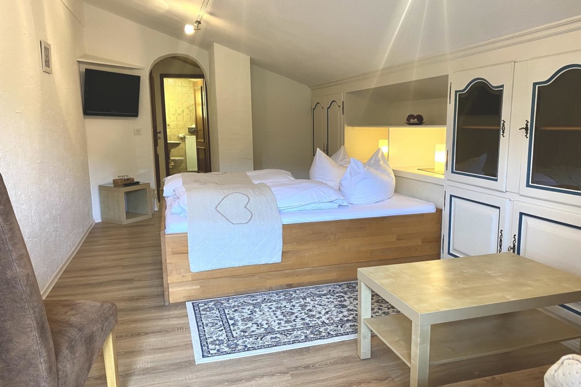 Gemütliches Apartment in Schliersee, stilvoll eingerichtet, ideal für entspannten Urlaub. #Ferienwohnung #Schliersee #stayFritz